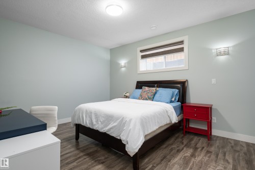 18 Lakevista Point(E), Beaumont, AB - Indoor Photo Showing Bedroom