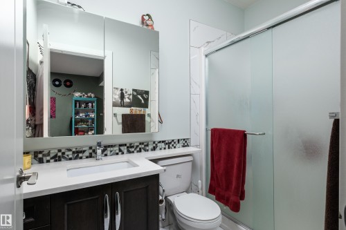 18 Lakevista Point(E), Beaumont, AB - Indoor Photo Showing Bathroom