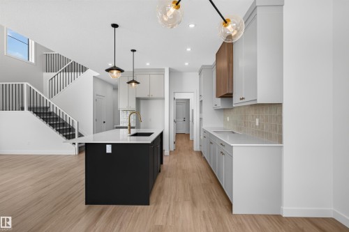 5130 Cawsey Bend Sw, Edmonton, AB - Indoor Photo Showing Kitchen With Upgraded Kitchen
