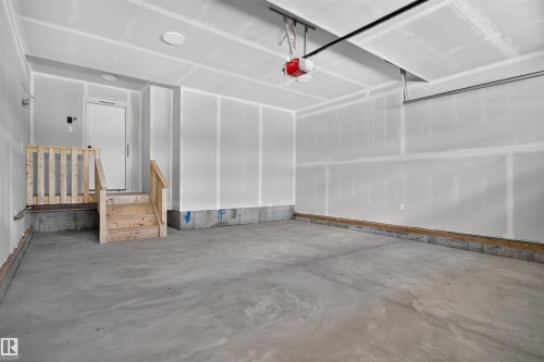 5130 Cawsey Bend Sw, Edmonton, AB - Indoor Photo Showing Garage