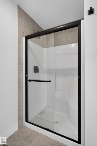 5130 Cawsey Bend Sw, Edmonton, AB - Indoor Photo Showing Bathroom