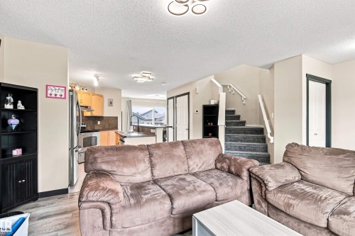 Living room - 204 59 Street Sw, Edmonton, AB - Indoor Photo Showing Living Room