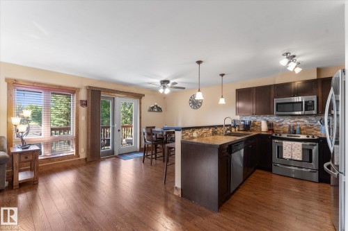 804 Graybriar Green, Stony Plain, AB - Indoor Photo Showing Kitchen With Stainless Steel Kitchen