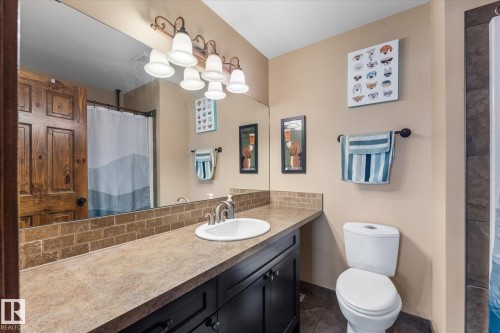 804 Graybriar Green, Stony Plain, AB - Indoor Photo Showing Bathroom