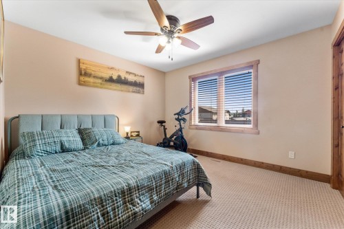 804 Graybriar Green, Stony Plain, AB - Indoor Photo Showing Bedroom