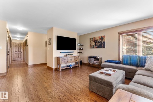804 Graybriar Green, Stony Plain, AB - Indoor Photo Showing Living Room