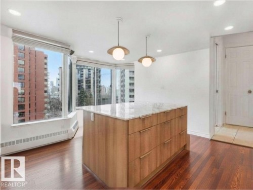 #601 11826 100 Av Nw, Edmonton, AB - Indoor