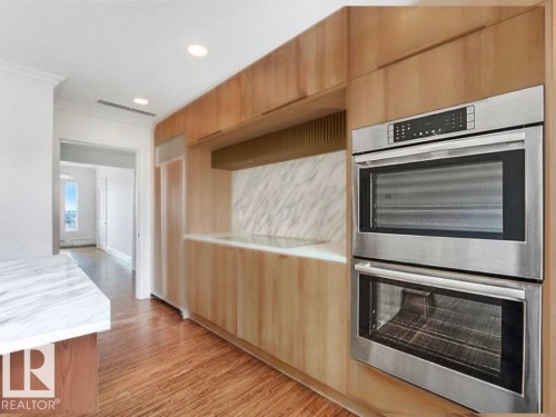 #601 11826 100 Av Nw, Edmonton, AB - Indoor Photo Showing Kitchen