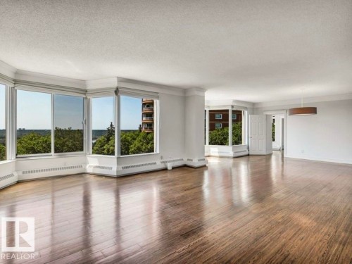#601 11826 100 Av Nw, Edmonton, AB - Indoor Photo Showing Living Room