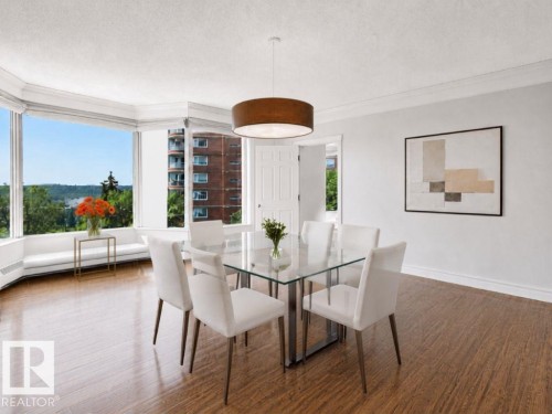 #601 11826 100 Av Nw, Edmonton, AB - Indoor Photo Showing Dining Room