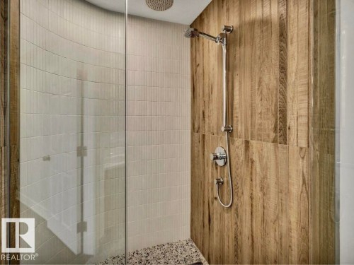 #601 11826 100 Av Nw, Edmonton, AB - Indoor Photo Showing Bathroom