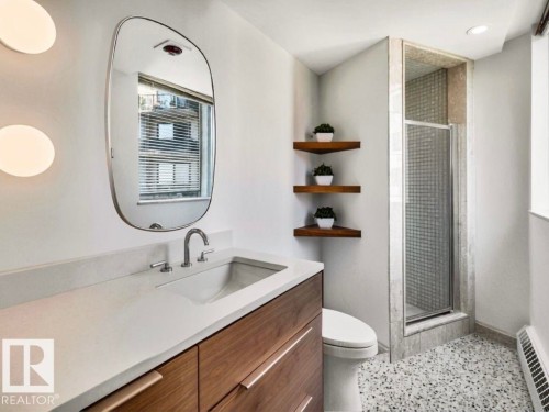 #601 11826 100 Av Nw, Edmonton, AB - Indoor Photo Showing Bathroom