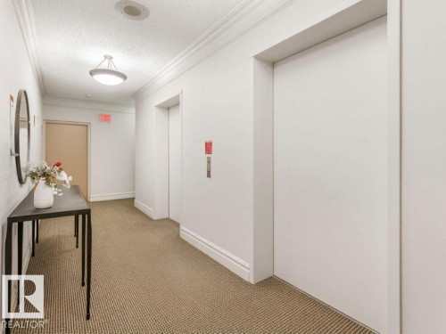 #601 11826 100 Av Nw, Edmonton, AB - Indoor Photo Showing Other Room