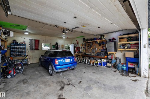 14220 58 Street Nw, Edmonton, AB - Indoor Photo Showing Garage