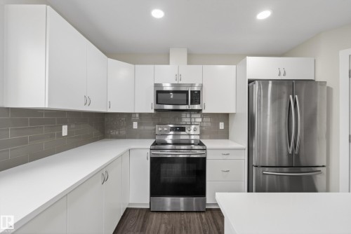 14921 90 Avenue Nw, Edmonton, AB - Indoor Photo Showing Kitchen With Stainless Steel Kitchen