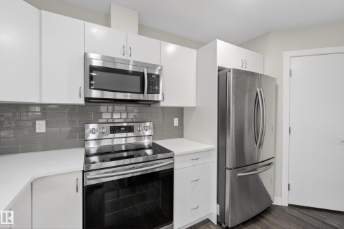 14921 90 Avenue Nw, Edmonton, AB - Indoor Photo Showing Kitchen With Stainless Steel Kitchen