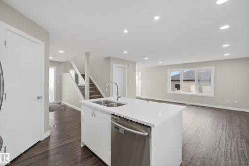 14921 90 Avenue Nw, Edmonton, AB - Indoor Photo Showing Kitchen With Double Sink