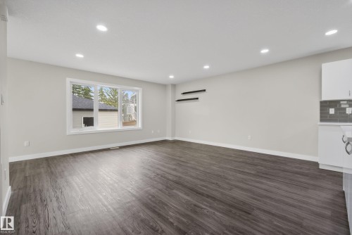14921 90 Avenue Nw, Edmonton, AB - Indoor