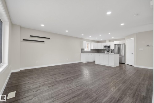 14921 90 Avenue Nw, Edmonton, AB - Indoor Photo Showing Kitchen