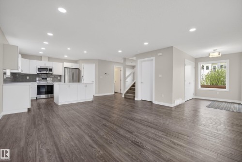 14921 90 Avenue Nw, Edmonton, AB - Indoor Photo Showing Kitchen