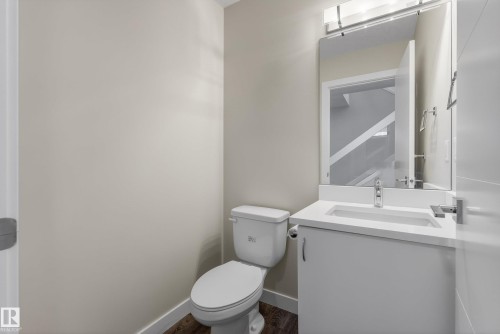 14921 90 Avenue Nw, Edmonton, AB - Indoor Photo Showing Bathroom