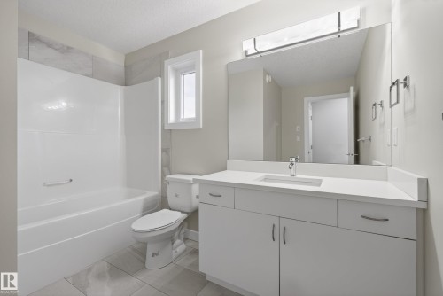 14921 90 Avenue Nw, Edmonton, AB - Indoor Photo Showing Bathroom