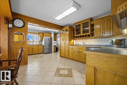 5001 42 Avenue, Wetaskiwin, AB - Indoor Photo Showing Kitchen