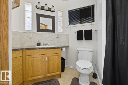 5001 42 Avenue, Wetaskiwin, AB - Indoor Photo Showing Bathroom
