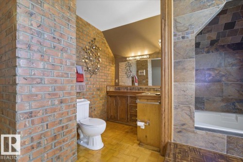 5001 42 Avenue, Wetaskiwin, AB - Indoor Photo Showing Bathroom