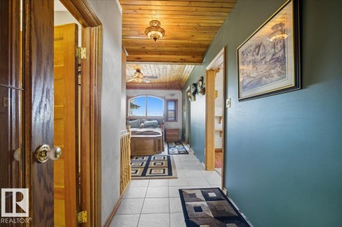 5001 42 Avenue, Wetaskiwin, AB - Indoor Photo Showing Other Room