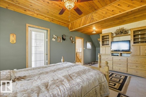 5001 42 Avenue, Wetaskiwin, AB - Indoor Photo Showing Bedroom