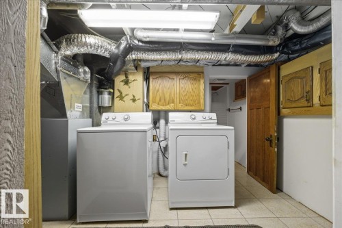 5001 42 Avenue, Wetaskiwin, AB - Indoor Photo Showing Laundry Room