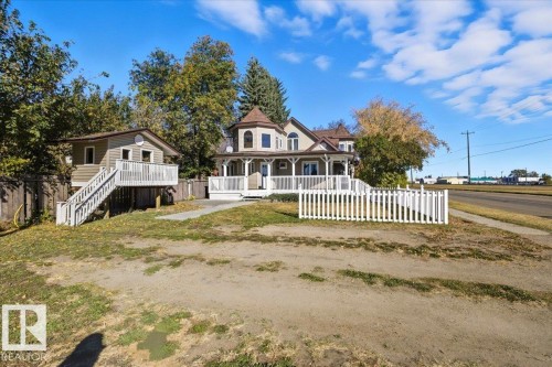 5001 42 Avenue, Wetaskiwin, AB - Outdoor With Deck Patio Veranda
