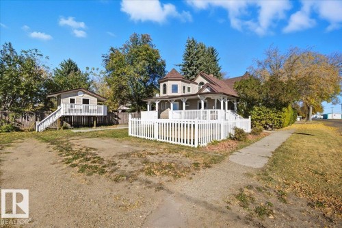 5001 42 Avenue, Wetaskiwin, AB - Outdoor With Deck Patio Veranda