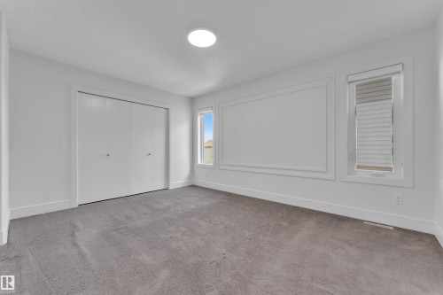 6156 11 Avenue Sw, Edmonton, AB - Indoor Photo Showing Other Room