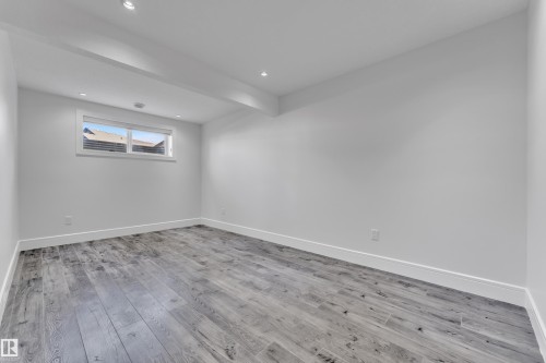 6156 11 Avenue Sw, Edmonton, AB - Indoor Photo Showing Other Room