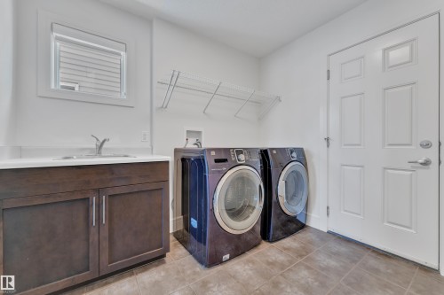 6156 11 Avenue Sw, Edmonton, AB - Indoor Photo Showing Laundry Room