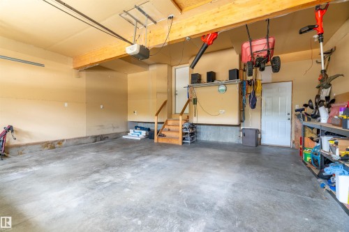115 Aspen Ridge Crescent, Wetaskiwin, AB - Indoor Photo Showing Garage