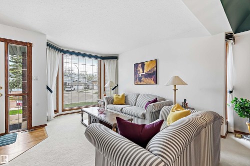 115 Aspen Ridge Crescent, Wetaskiwin, AB - Indoor Photo Showing Living Room