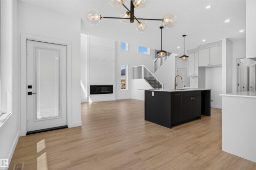 273 Paterson Link Sw, Edmonton, AB - Indoor Photo Showing Kitchen