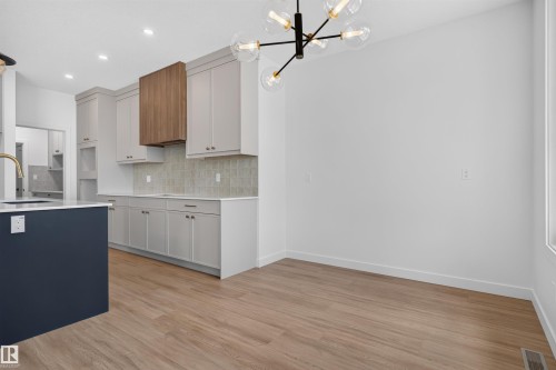 273 Paterson Link Sw, Edmonton, AB - Indoor Photo Showing Kitchen