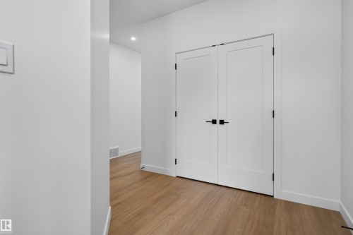 273 Paterson Link Sw, Edmonton, AB - Indoor Photo Showing Other Room