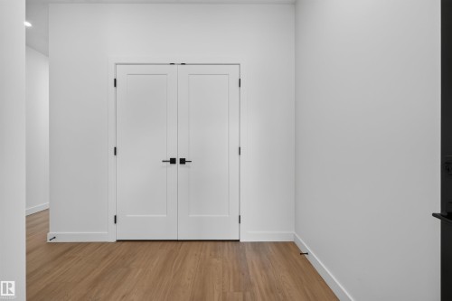 273 Paterson Link Sw, Edmonton, AB - Indoor Photo Showing Other Room