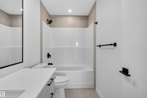 273 Paterson Link Sw, Edmonton, AB - Indoor Photo Showing Bathroom
