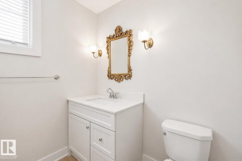 10438 133 Street Nw, Edmonton, AB - Indoor Photo Showing Bathroom