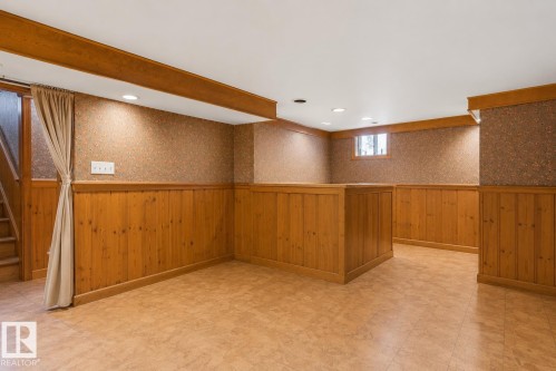 10438 133 Street Nw, Edmonton, AB - Indoor Photo Showing Other Room