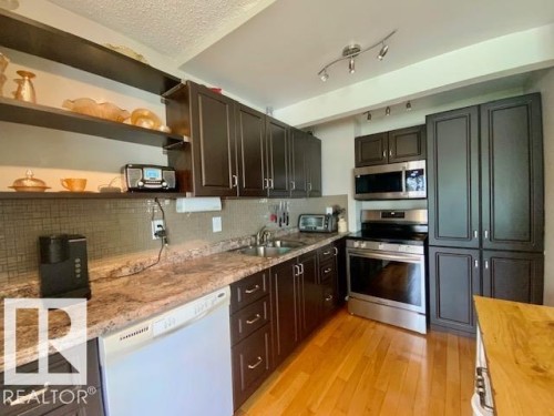 112 Centennial Drive, Wetaskiwin, AB - Indoor Photo Showing Kitchen With Double Sink