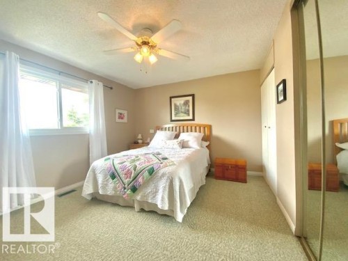 112 Centennial Drive, Wetaskiwin, AB - Indoor Photo Showing Bedroom