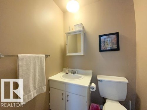 112 Centennial Drive, Wetaskiwin, AB - Indoor Photo Showing Bathroom