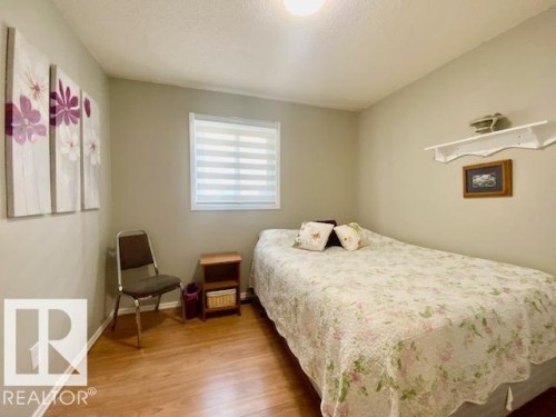 112 Centennial Drive, Wetaskiwin, AB - Indoor Photo Showing Bedroom